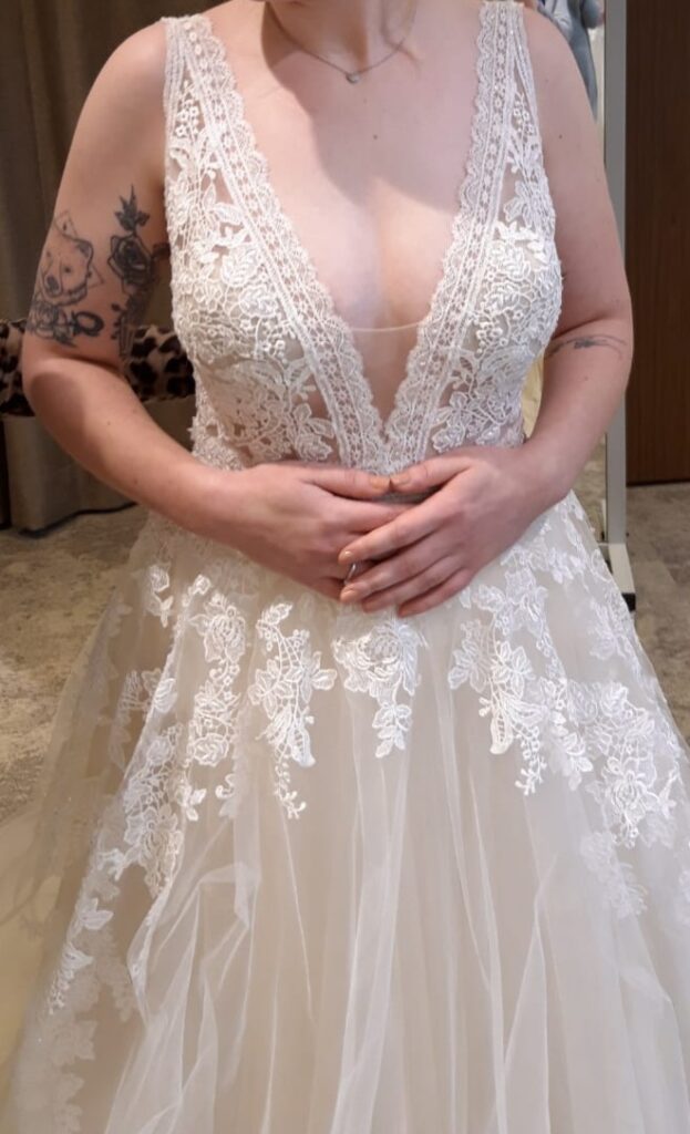 Stijlvolle trouwjurk Enzoani Wit Regular Lang V-nek Nieuw (Onveranderd) Natuurlijk 38