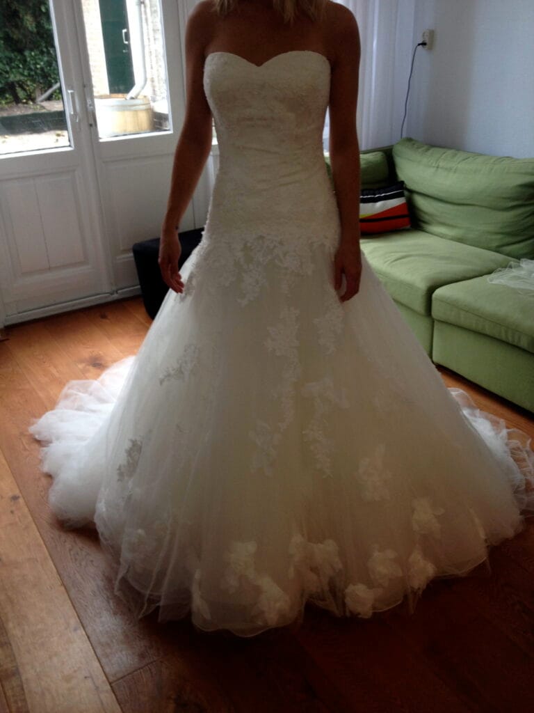 Schattige trouwjurk Enzoani Wit Regular Lang Strapless Nieuw (Onveranderd) Natuurlijk 36